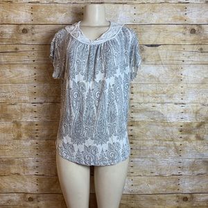 Lucky Brand Top est.1990. SZ. S. Beige and Gray...